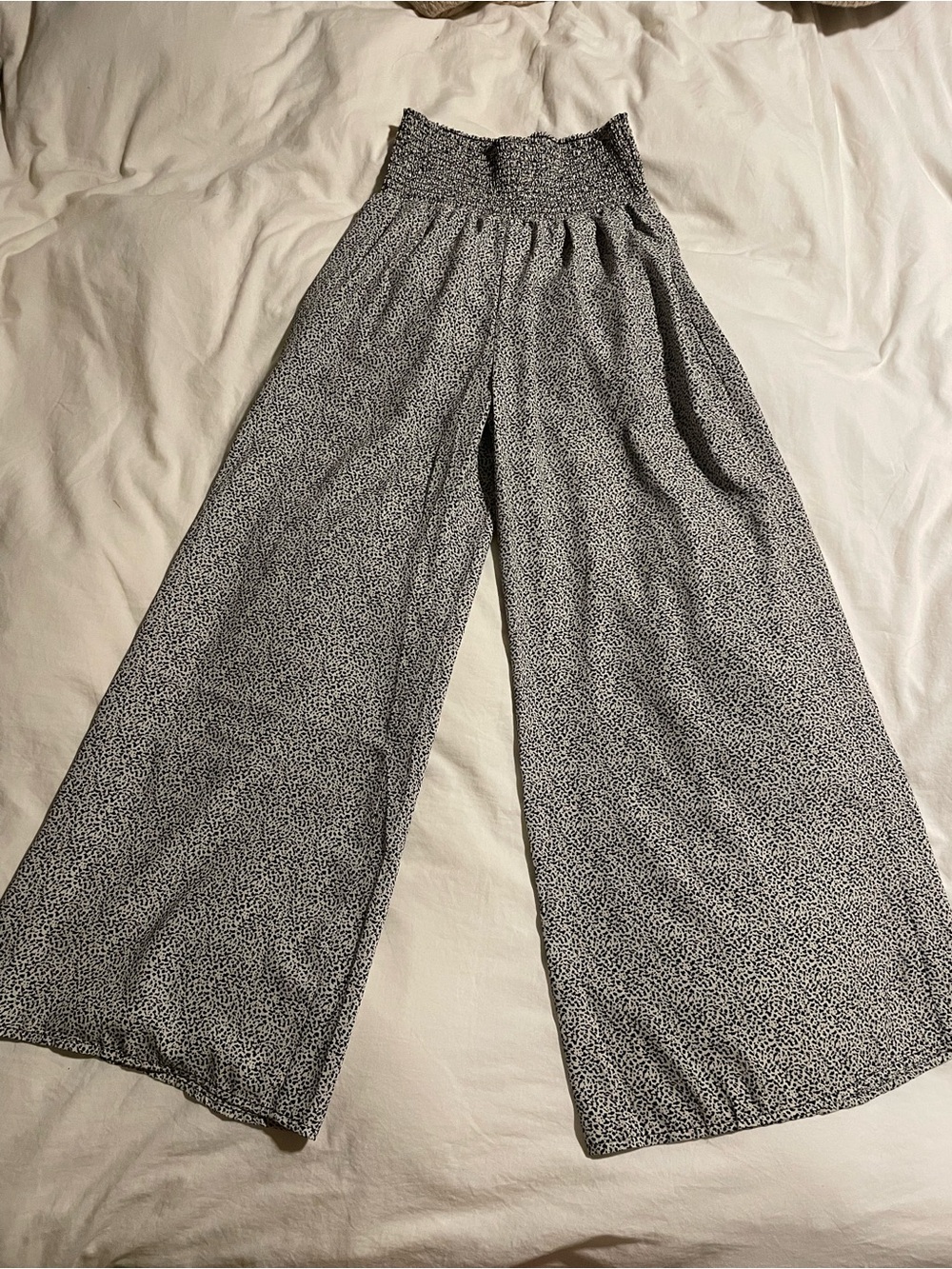 Black and white dot flowy pants - Picture 2 of 4